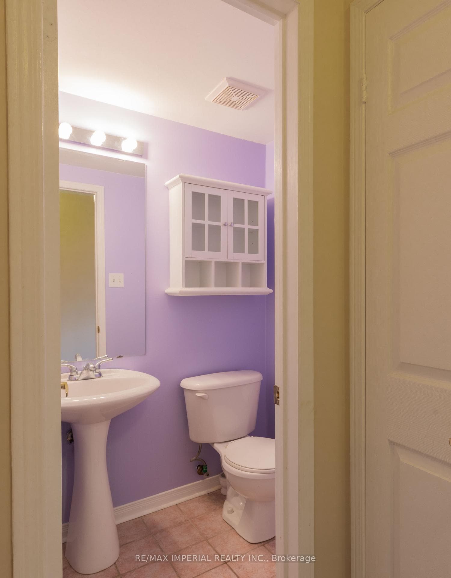 Main Flr Powder Room