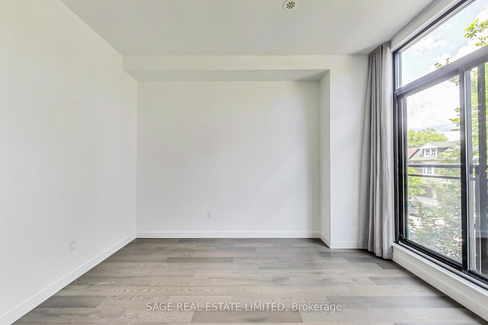 478 Shaw Street photo 11