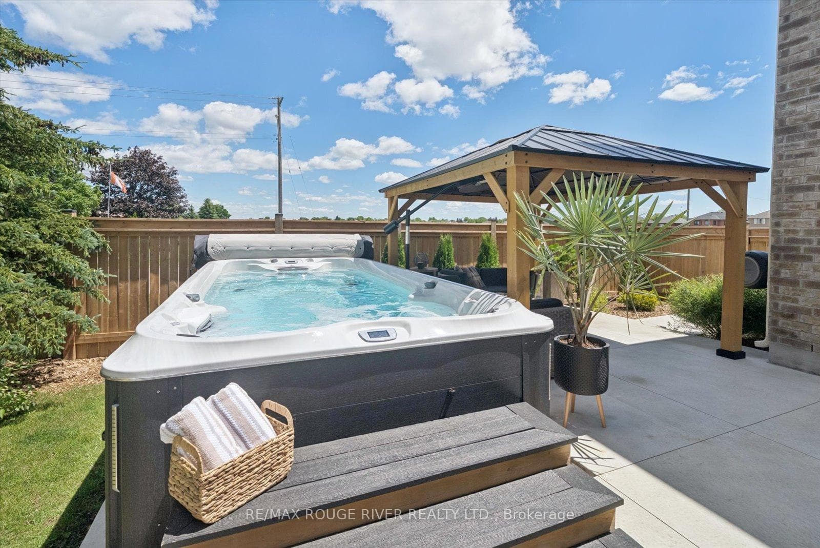 3 Burnham Court photo 34
