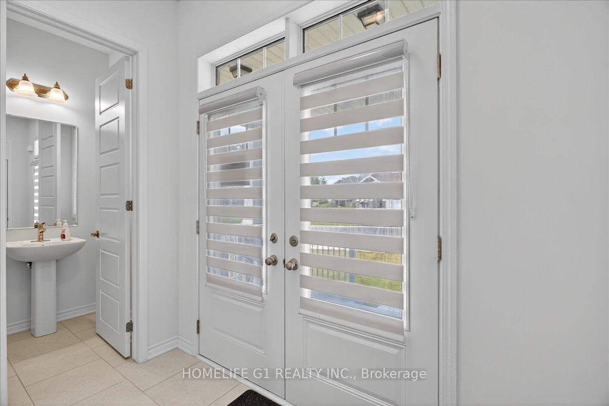 5 Dyer Crescent photo 9