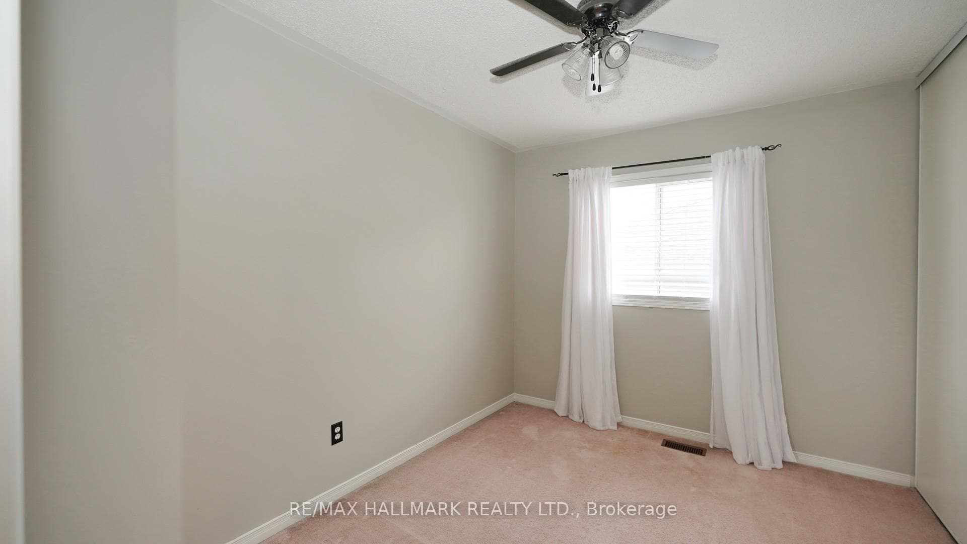 1035 Beatrice Street photo 33