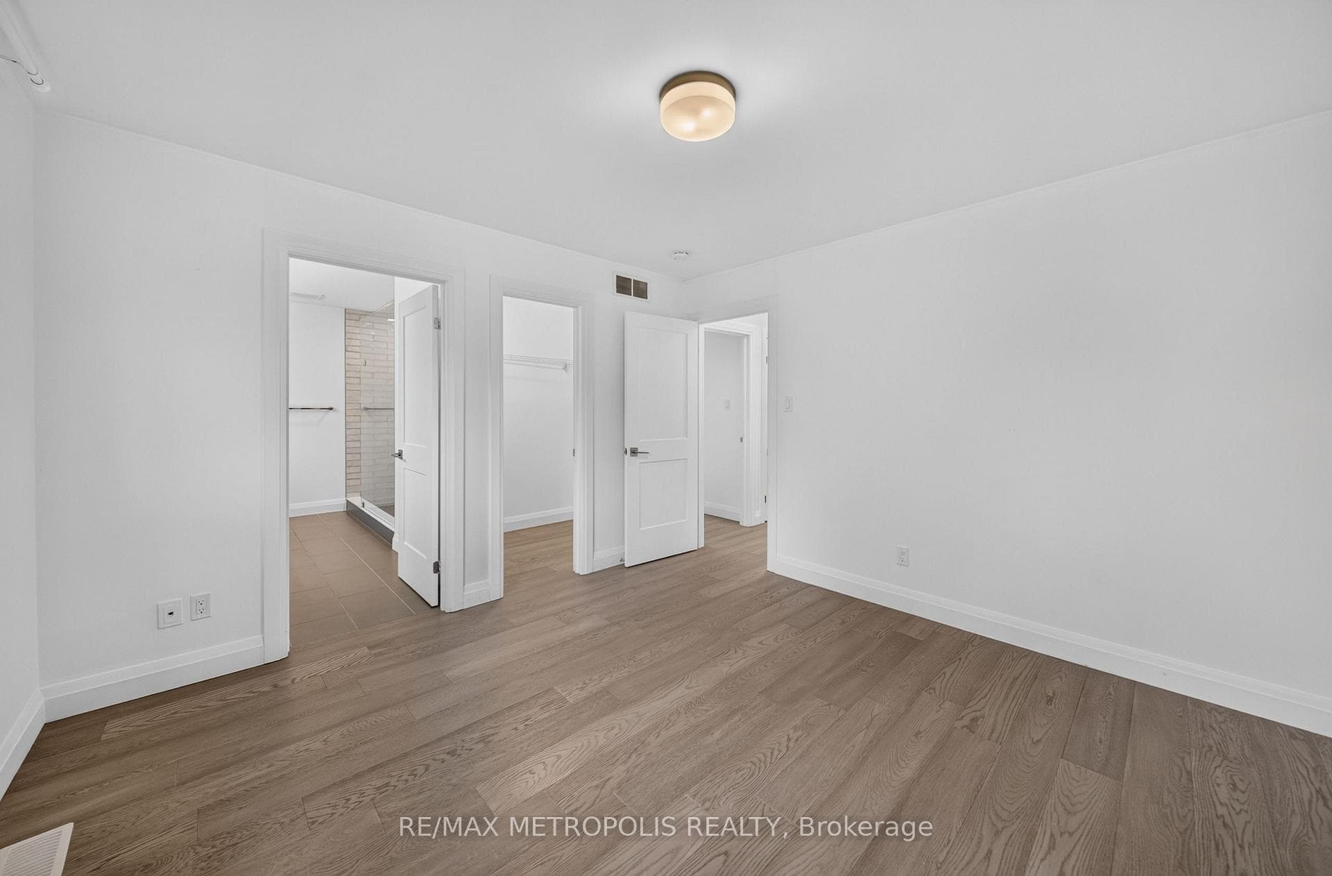 55 Russ Street photo 12