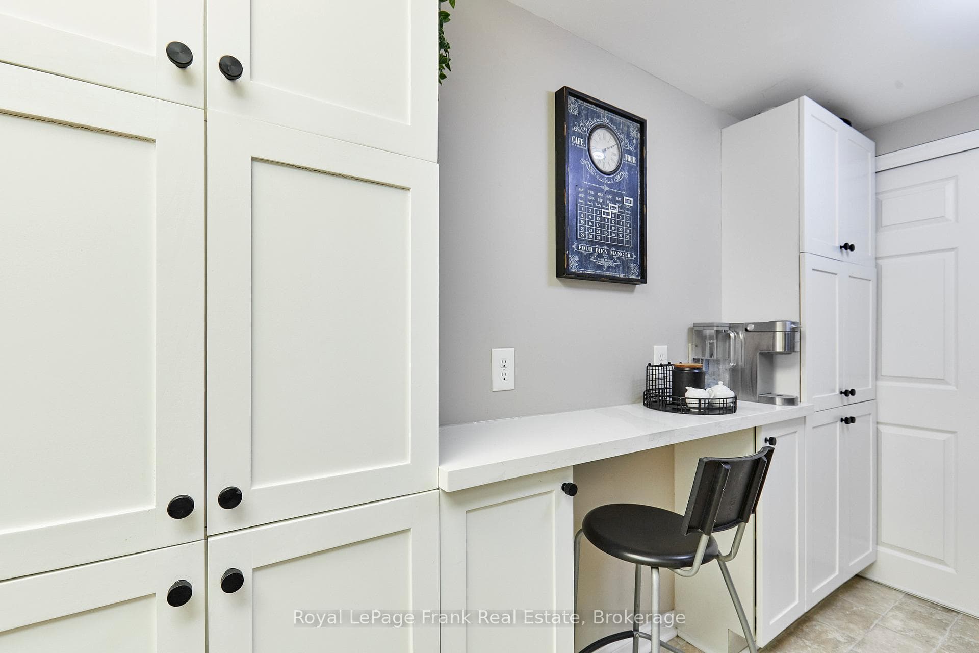 712 Rossland Road Unit 307 photo 8
