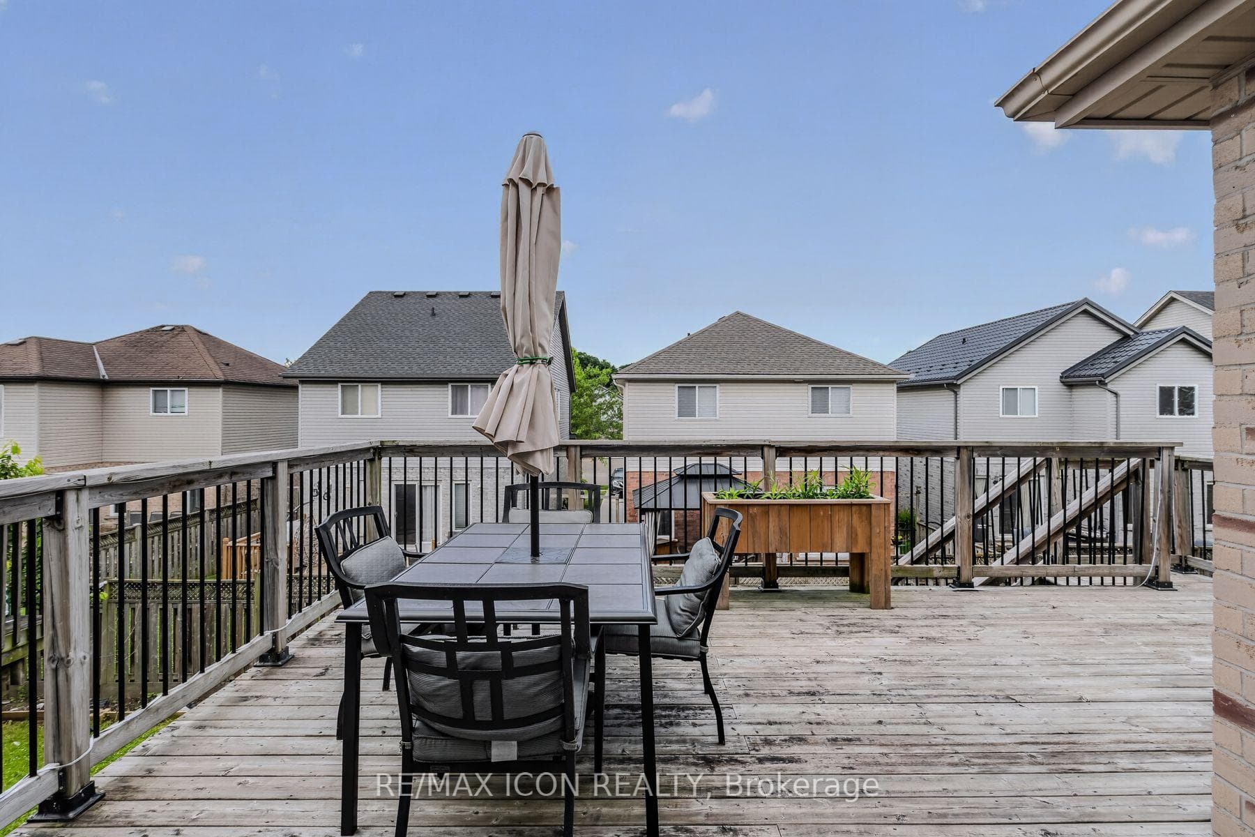 524 Ontario Street photo 37