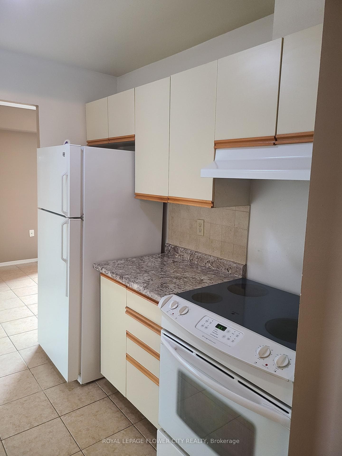 860 Commissioners Road Unit 707 photo 5