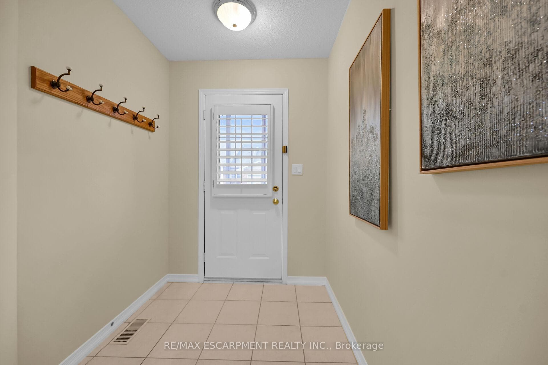 60 Rice Avenue Unit 3 photo 3