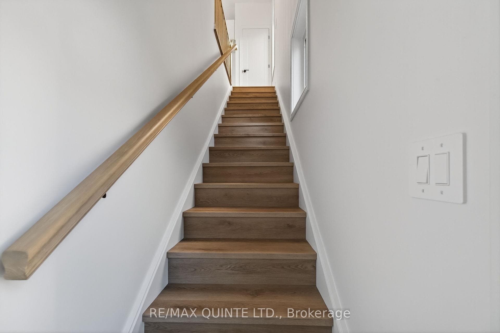 77B Athabaska Drive photo 3