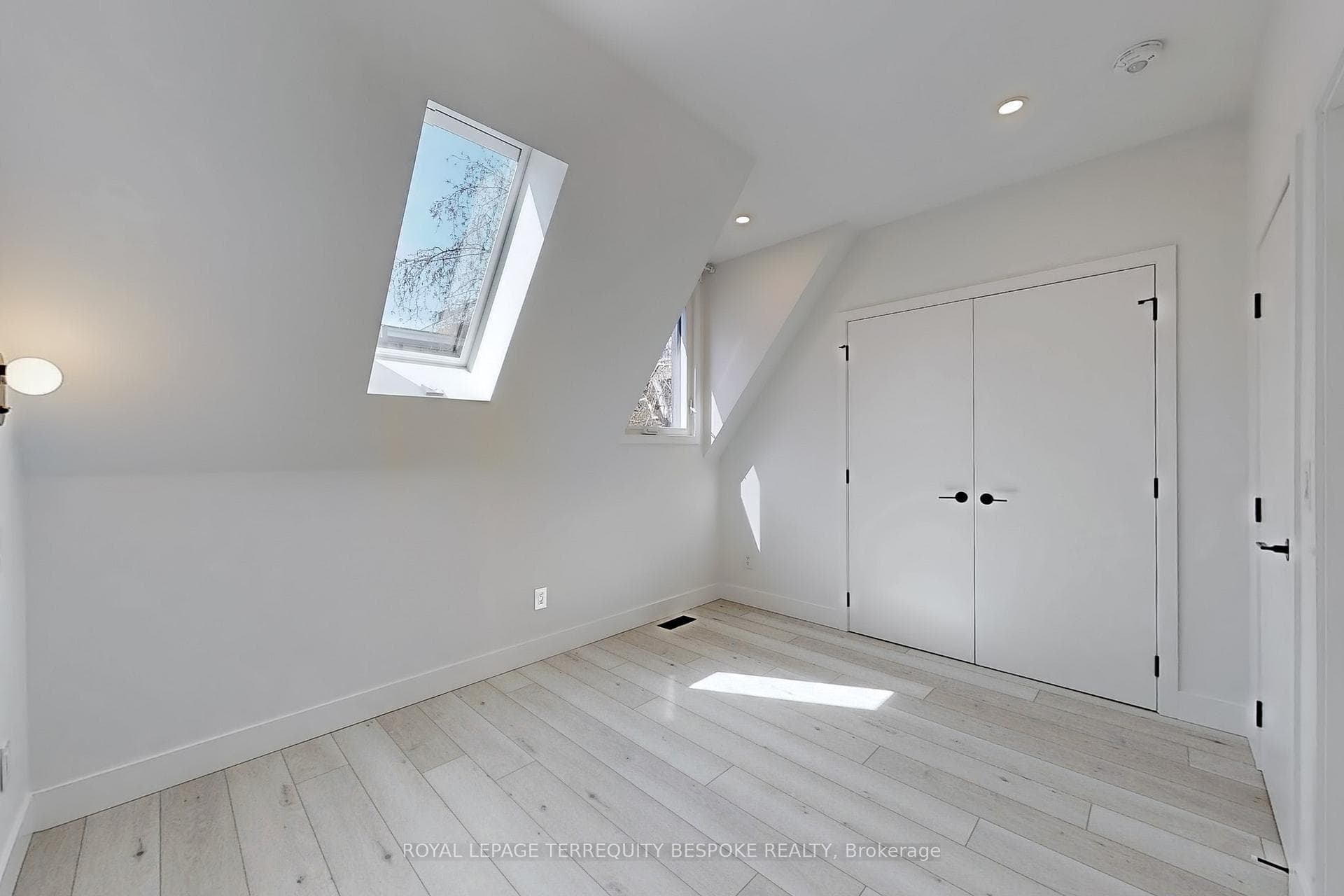 363 Euclid Avenue Unit Laneway photo 28