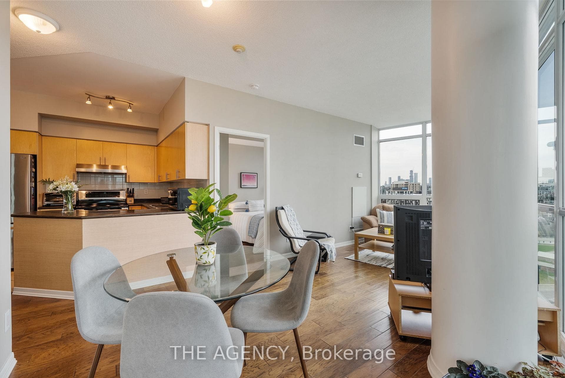231 Fort York Boulevard Unit 2011 photo 1