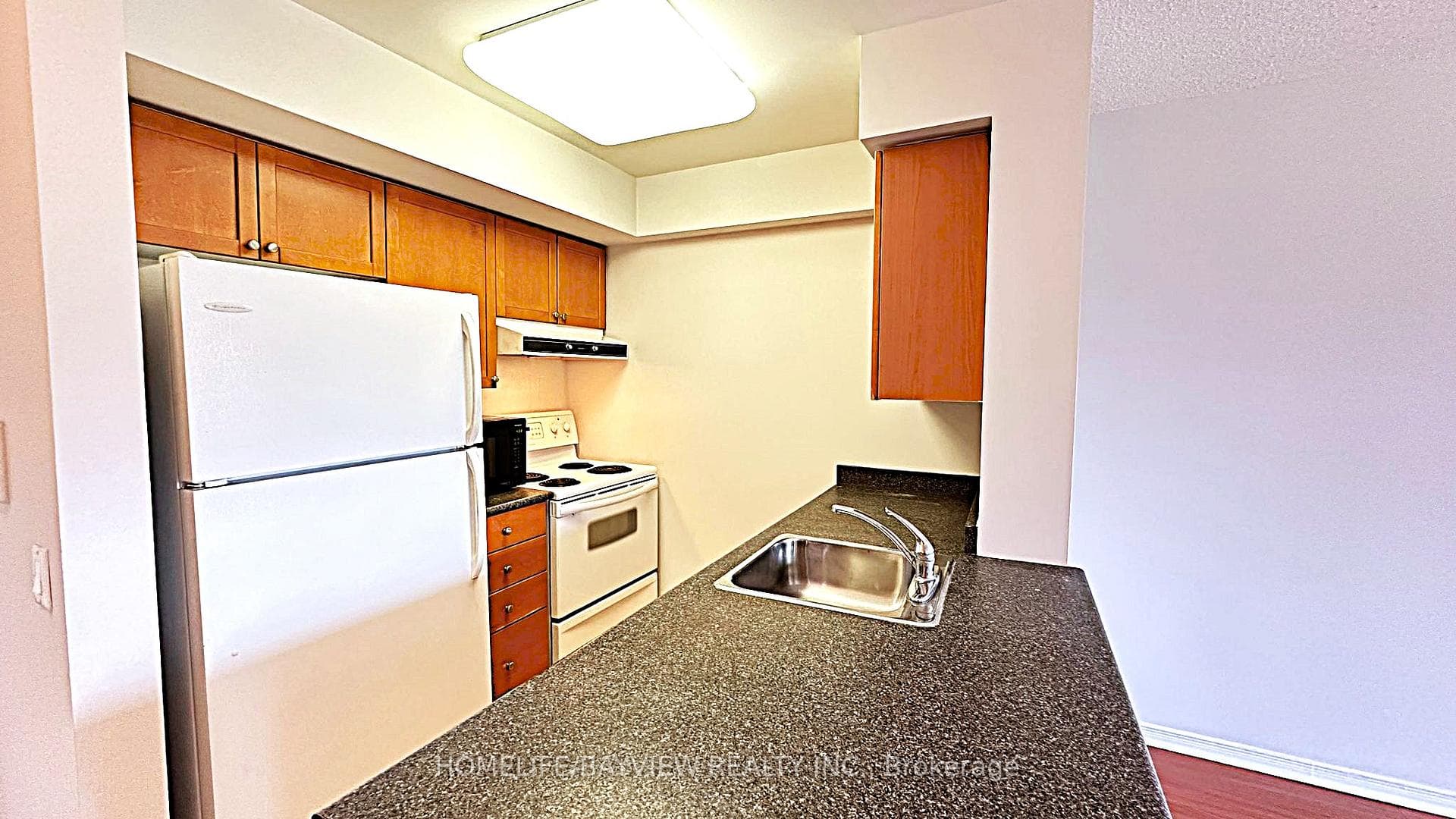 155 Beecroft Road Unit 508 photo 7