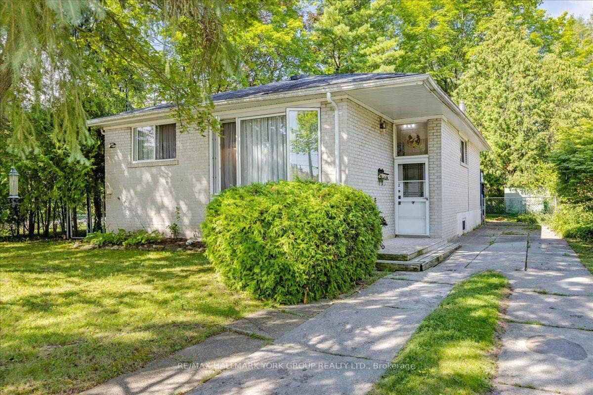 2 Corbett Crescent photo 4