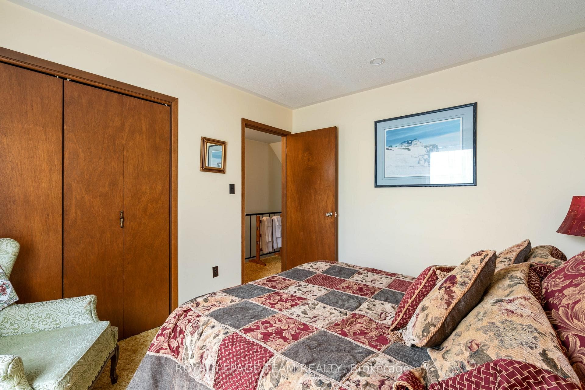 5687 Cherry Street photo 25
