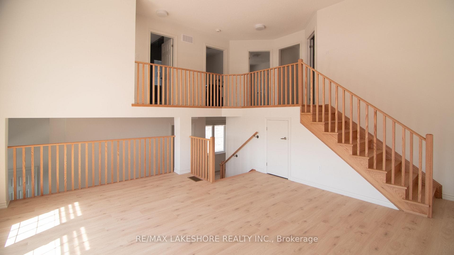1073 Trailsview Avenue photo 8