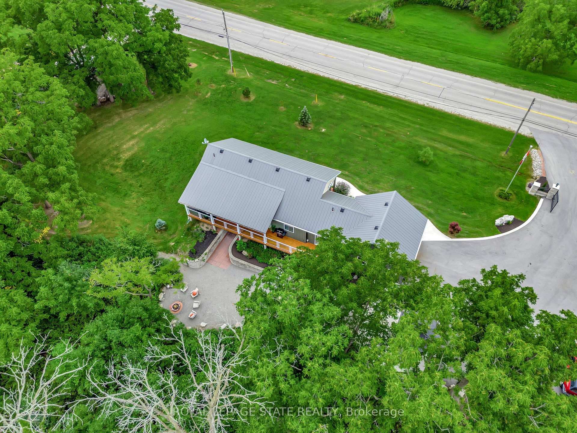 571 Haldimand Road 17 Road photo 2