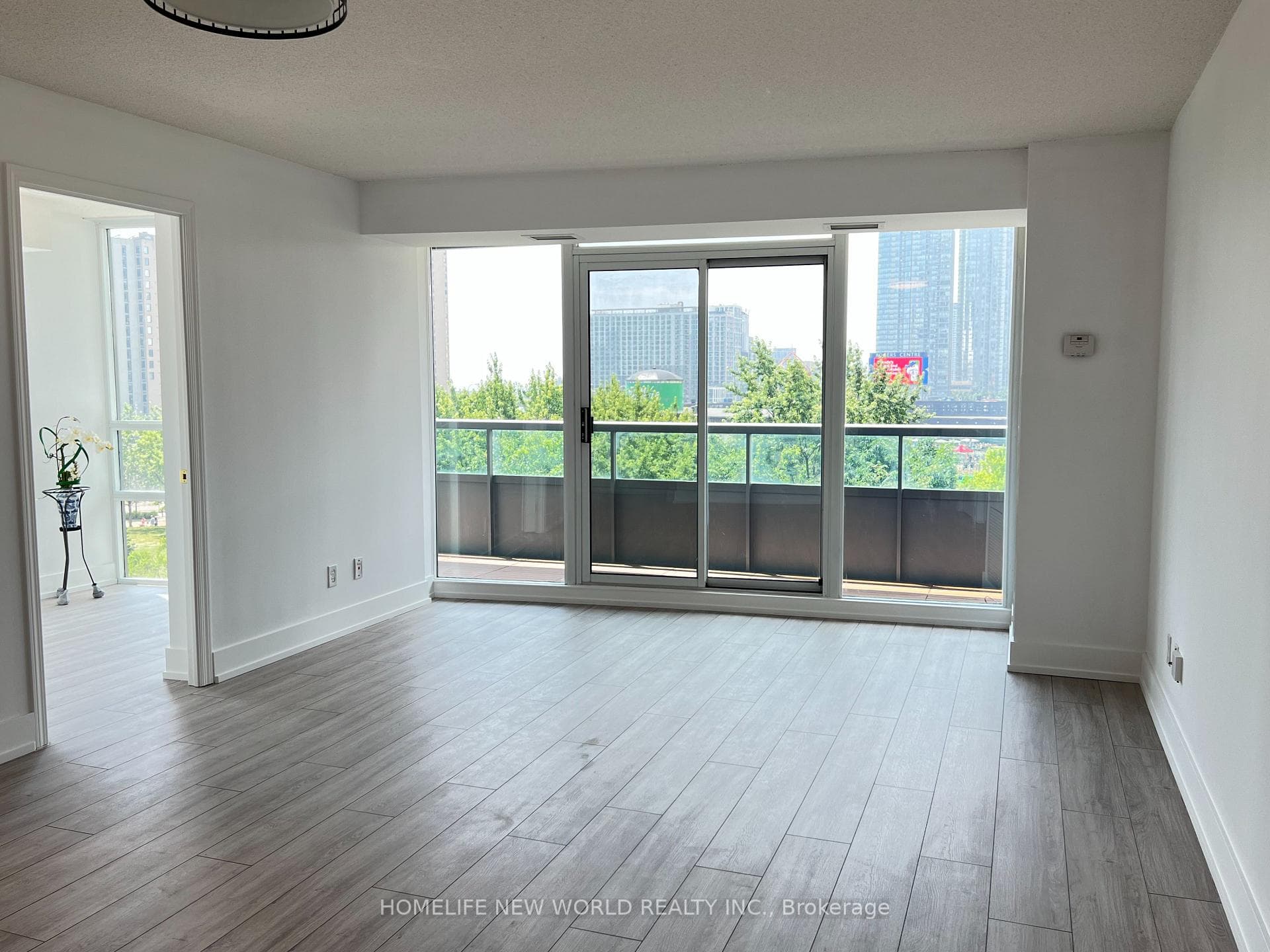 51 Lower Simcoe St Street Unit 708 photo 18