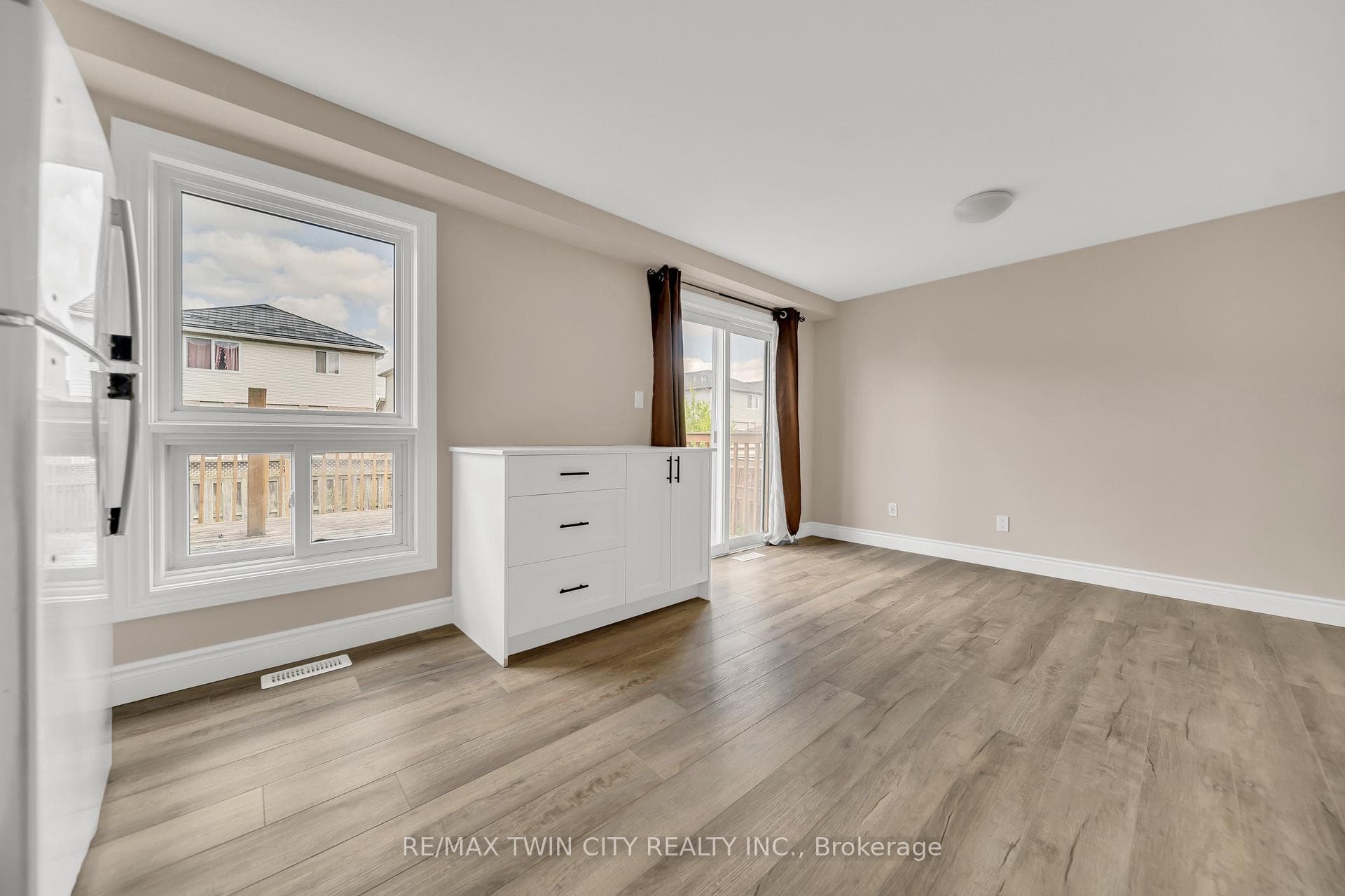 124 Donnenwerth Drive photo 8