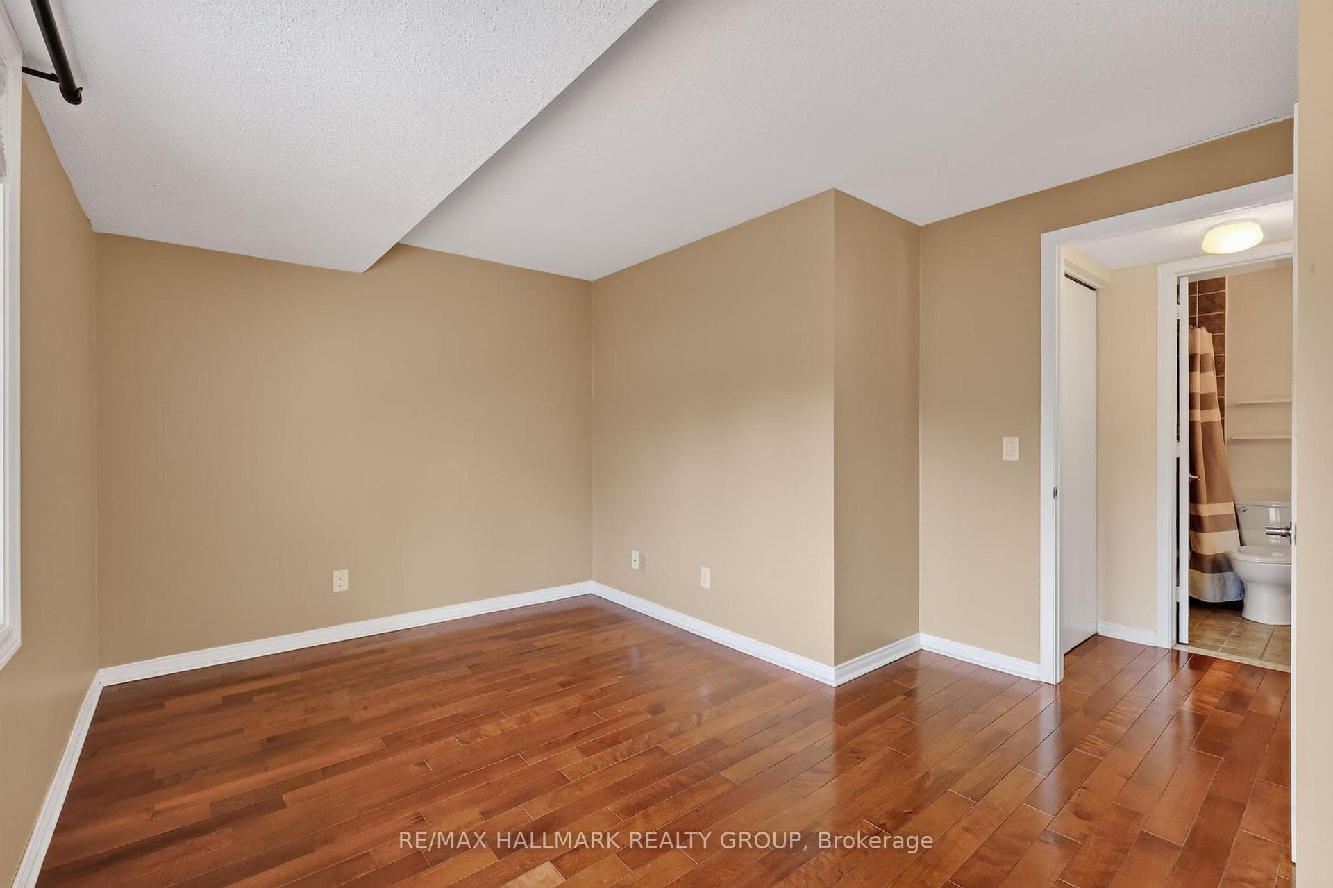 290 CATHCART Street Unit 22 photo 28