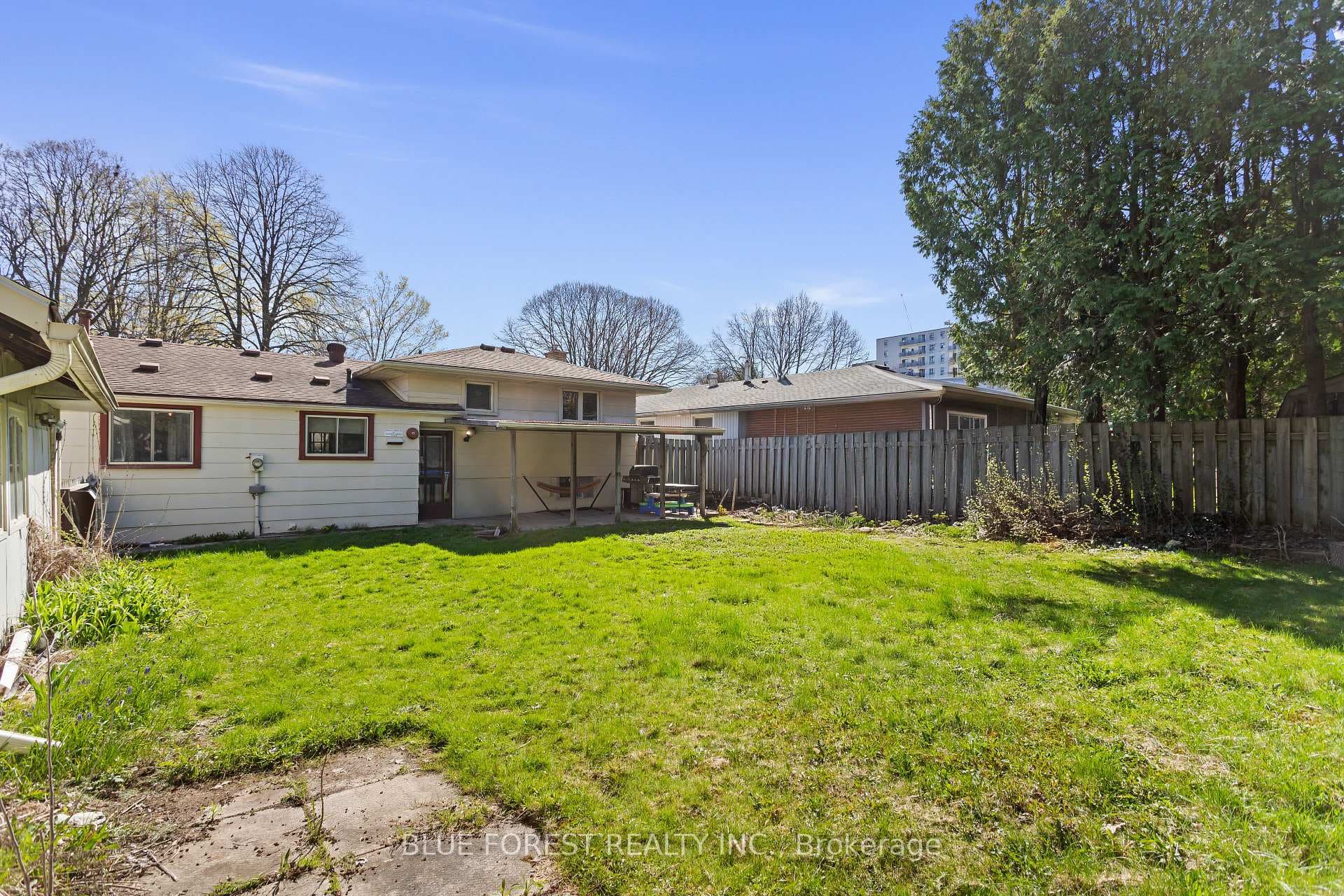 39 Southwood Crescent photo 34