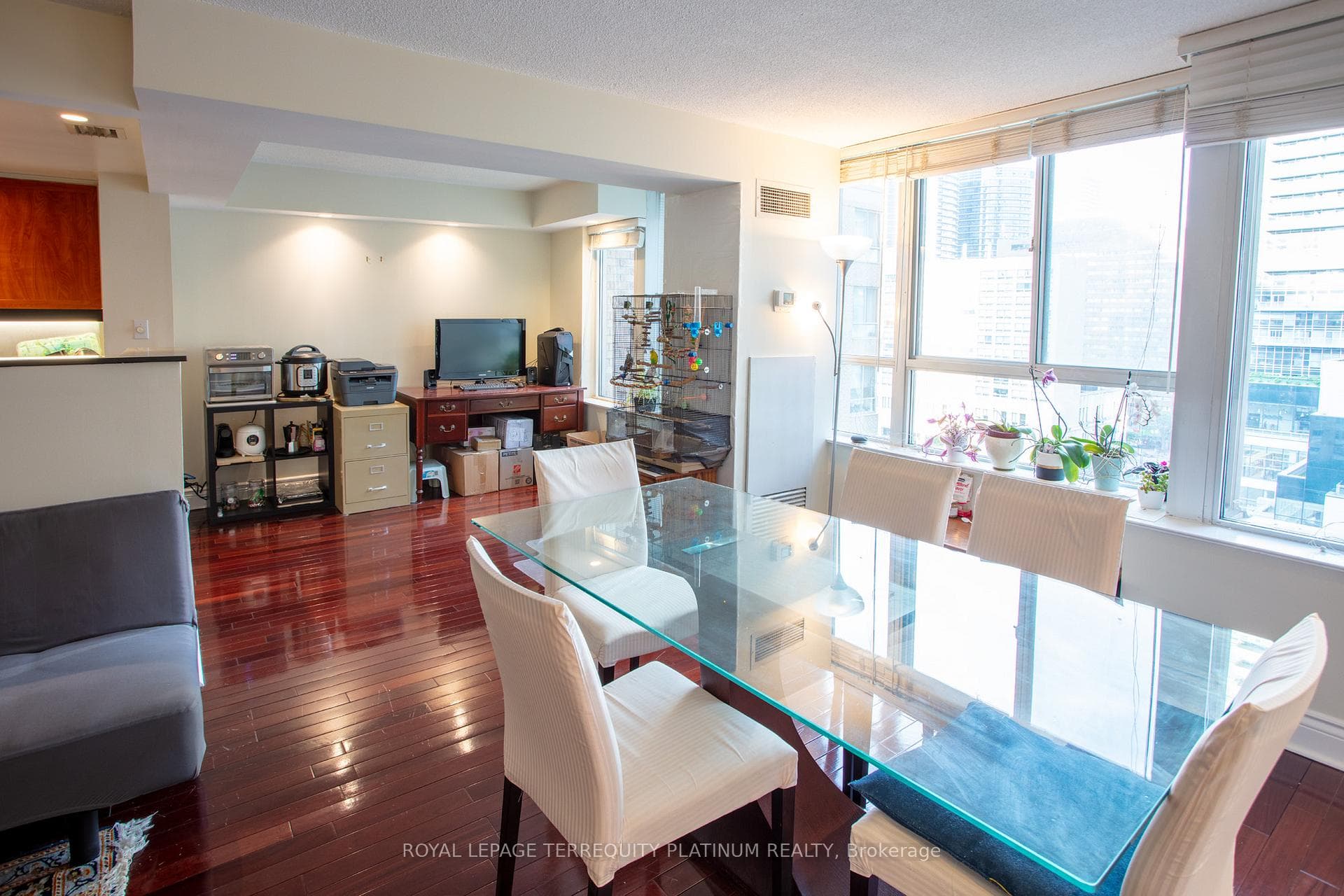 717 Bay Street Unit 1304 photo 7