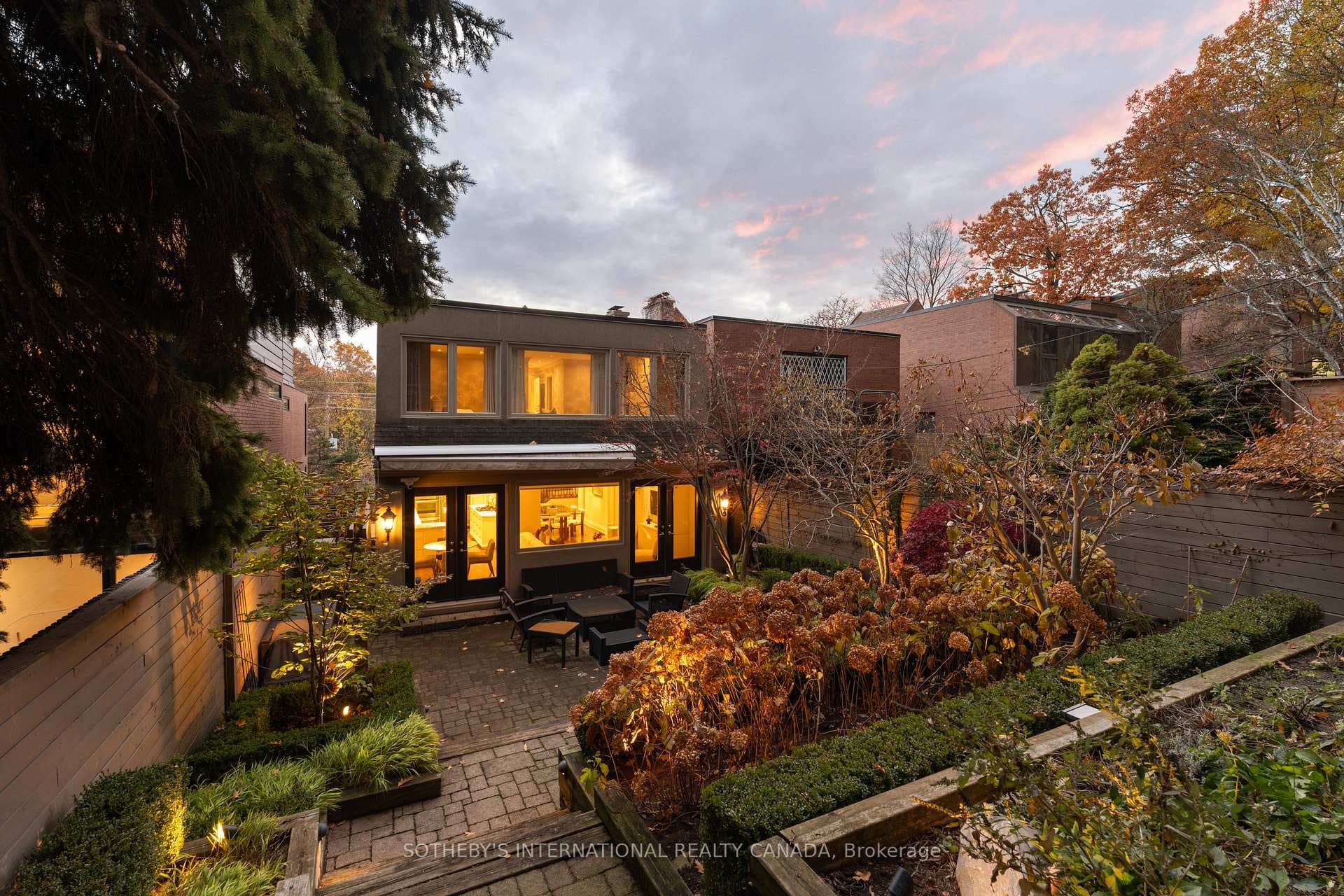 103 Russell Hill Road photo 33