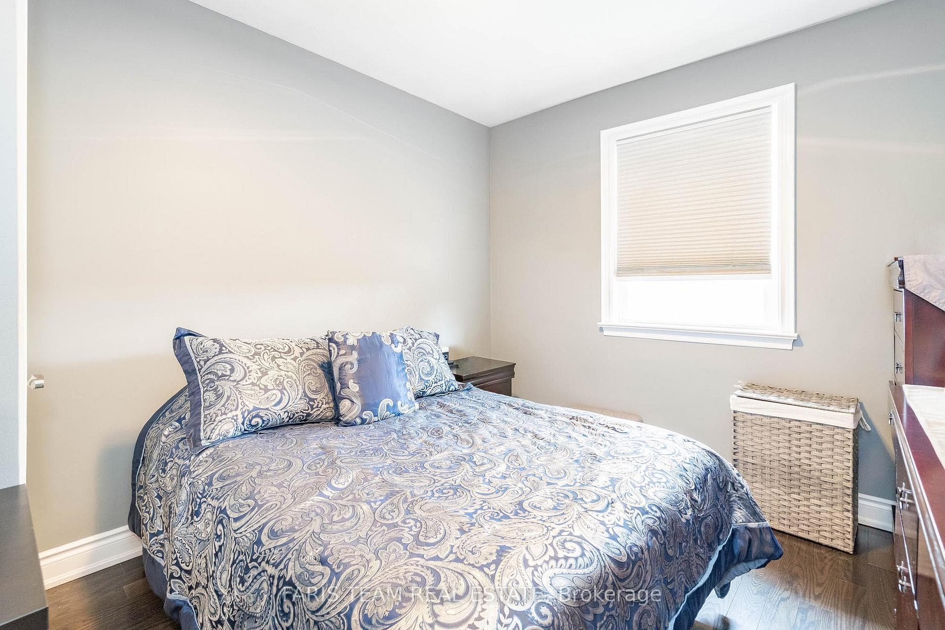 54 William Street photo 9