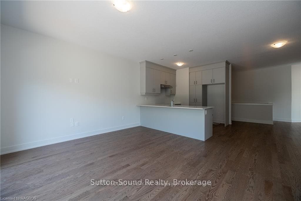177 HAWTHORN Crescent photo 28