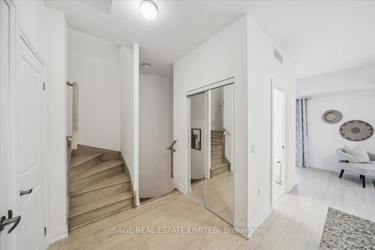 56 Coles Avenue Unit 203 photo 27