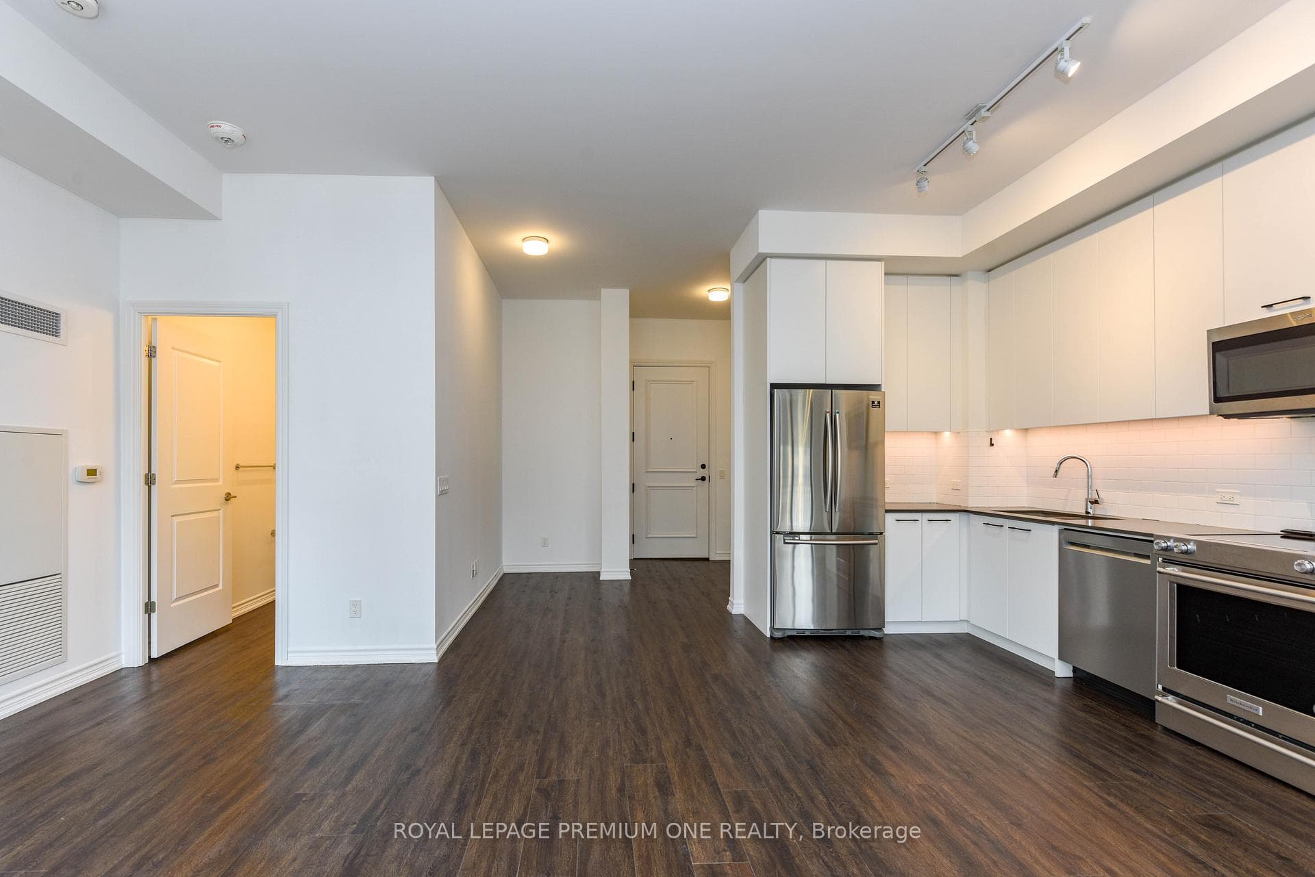571 Prince Edward Drive Unit 512 photo 21