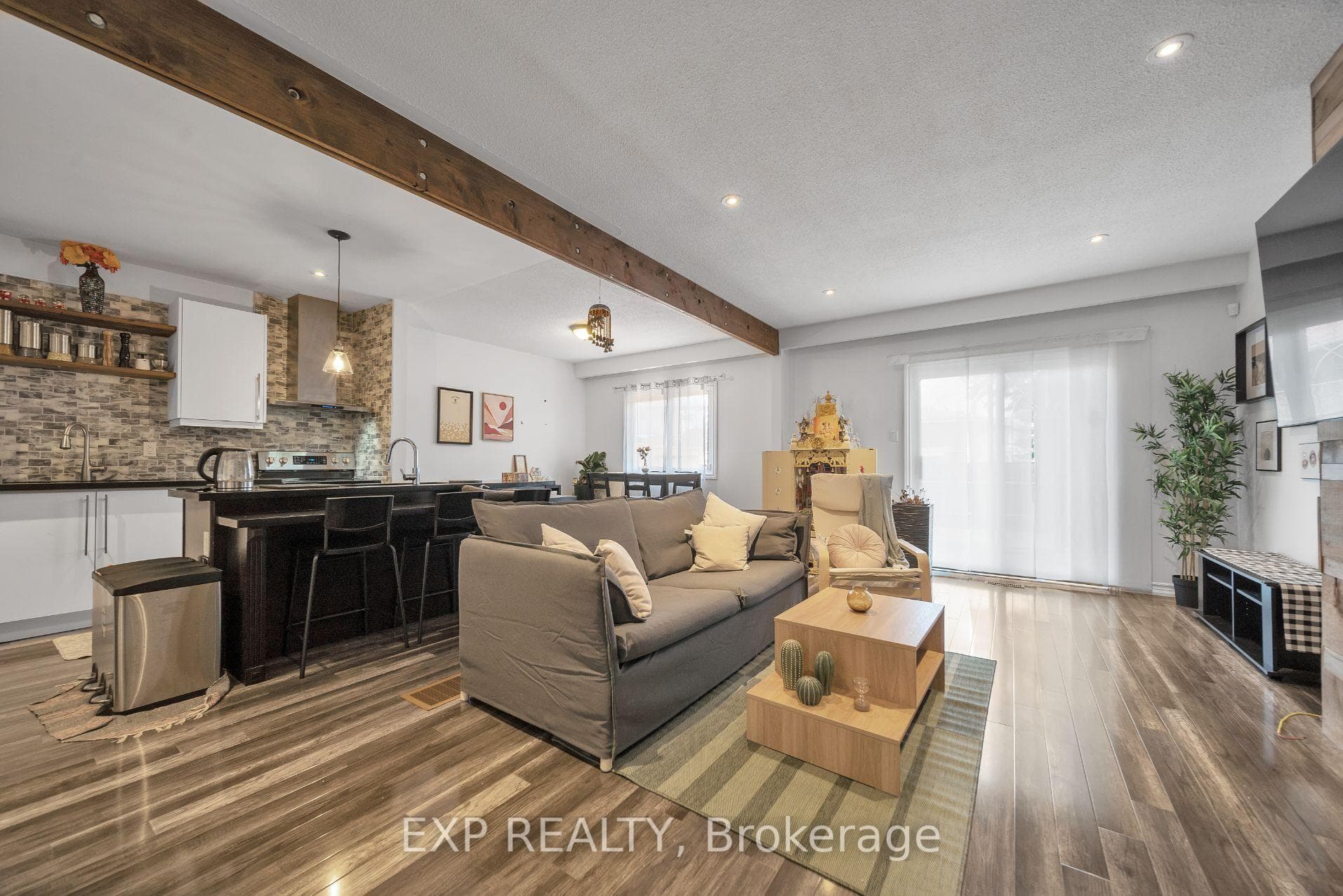 62 Amberwood Square photo 12