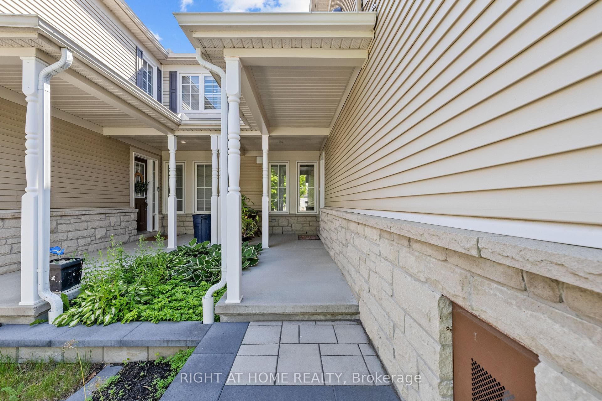 117 Urbancrest Private photo 3
