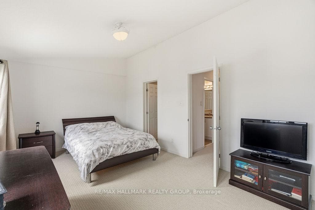 79 Chesapeake Crescent photo 20