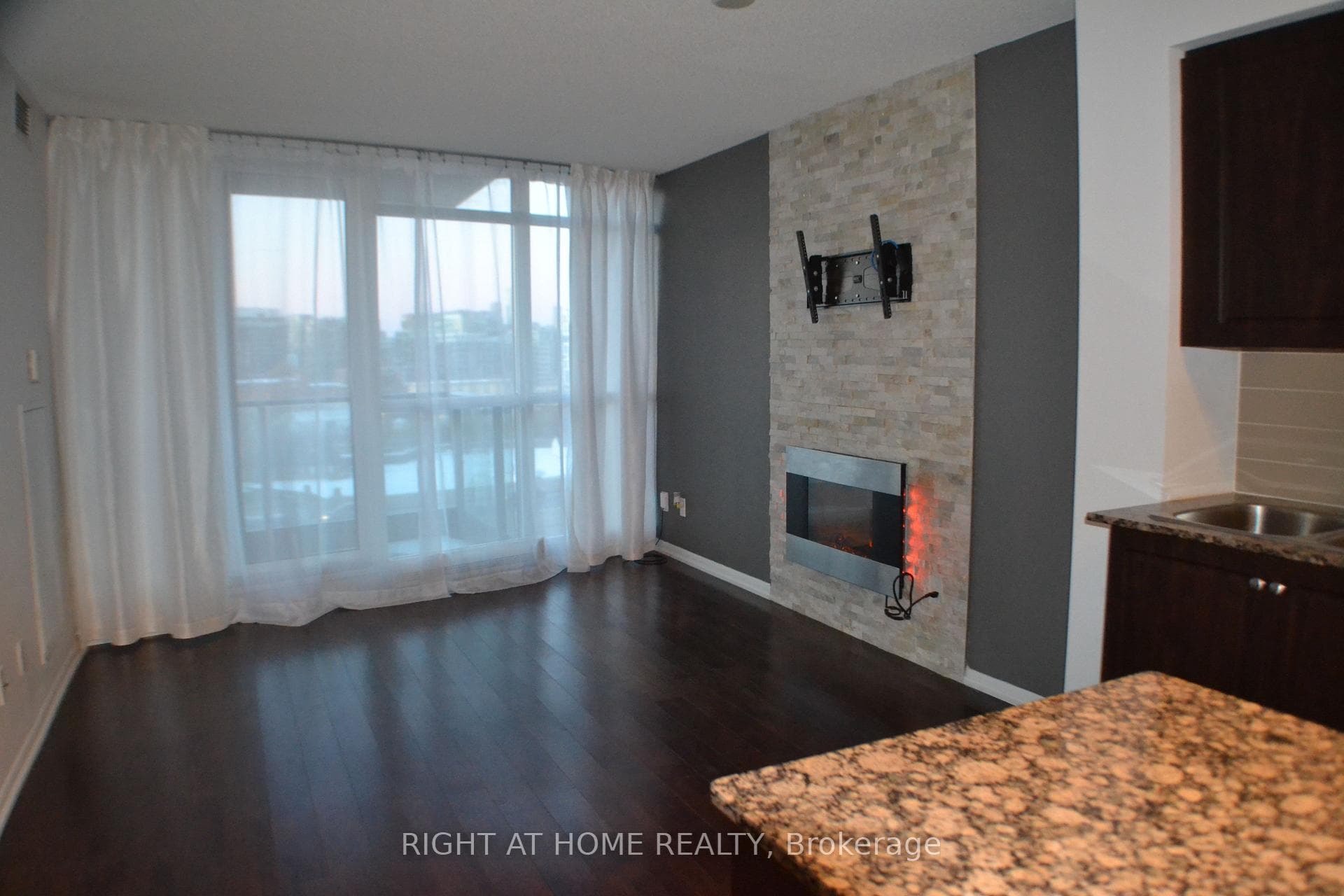 209 Fort York Boulevard Unit 1161 photo 7
