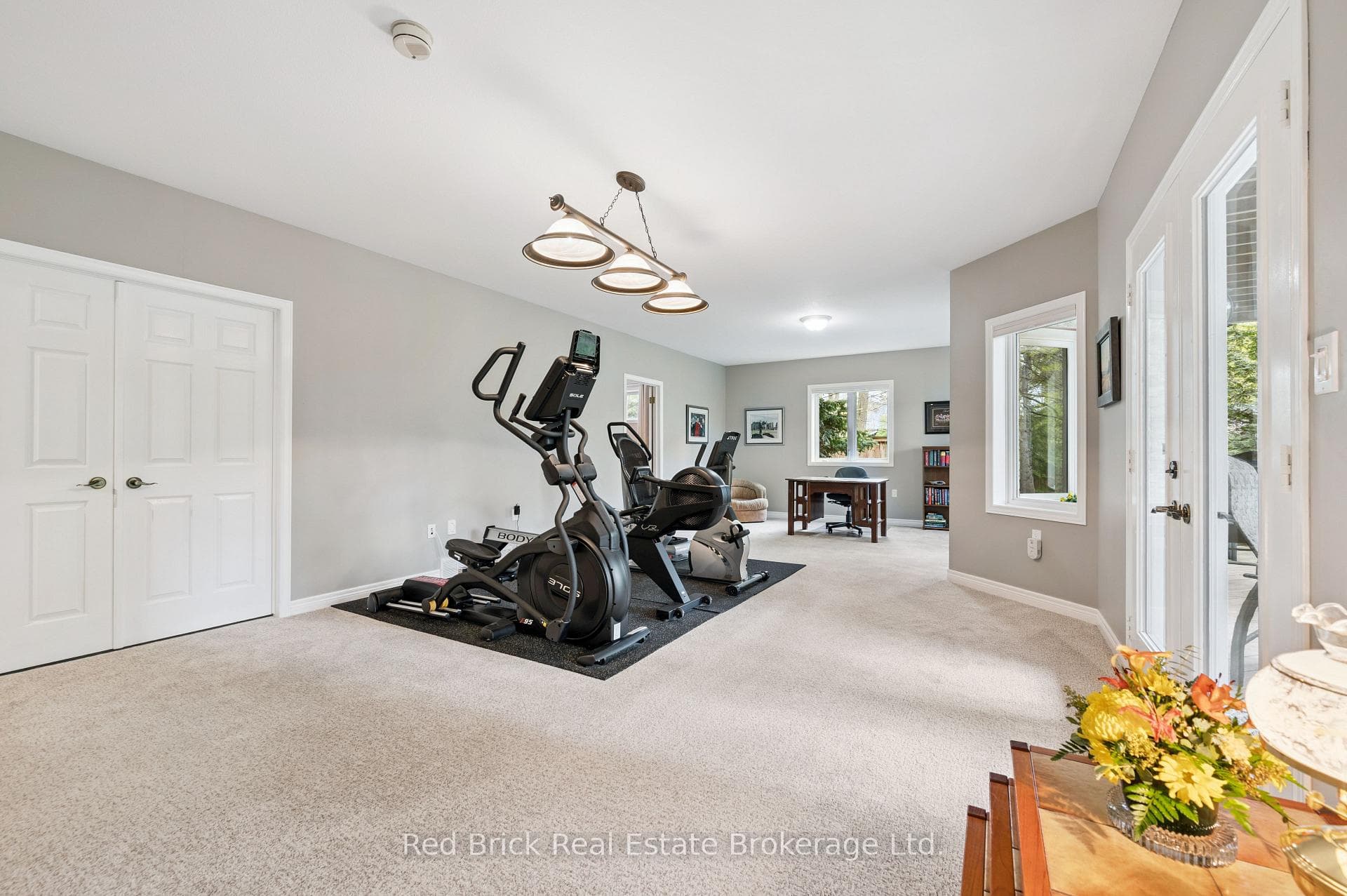 326 Erb Street photo 22