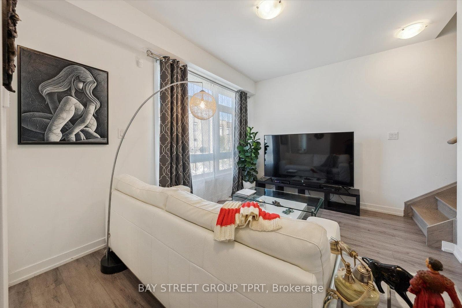 1 Lachine Street photo 11