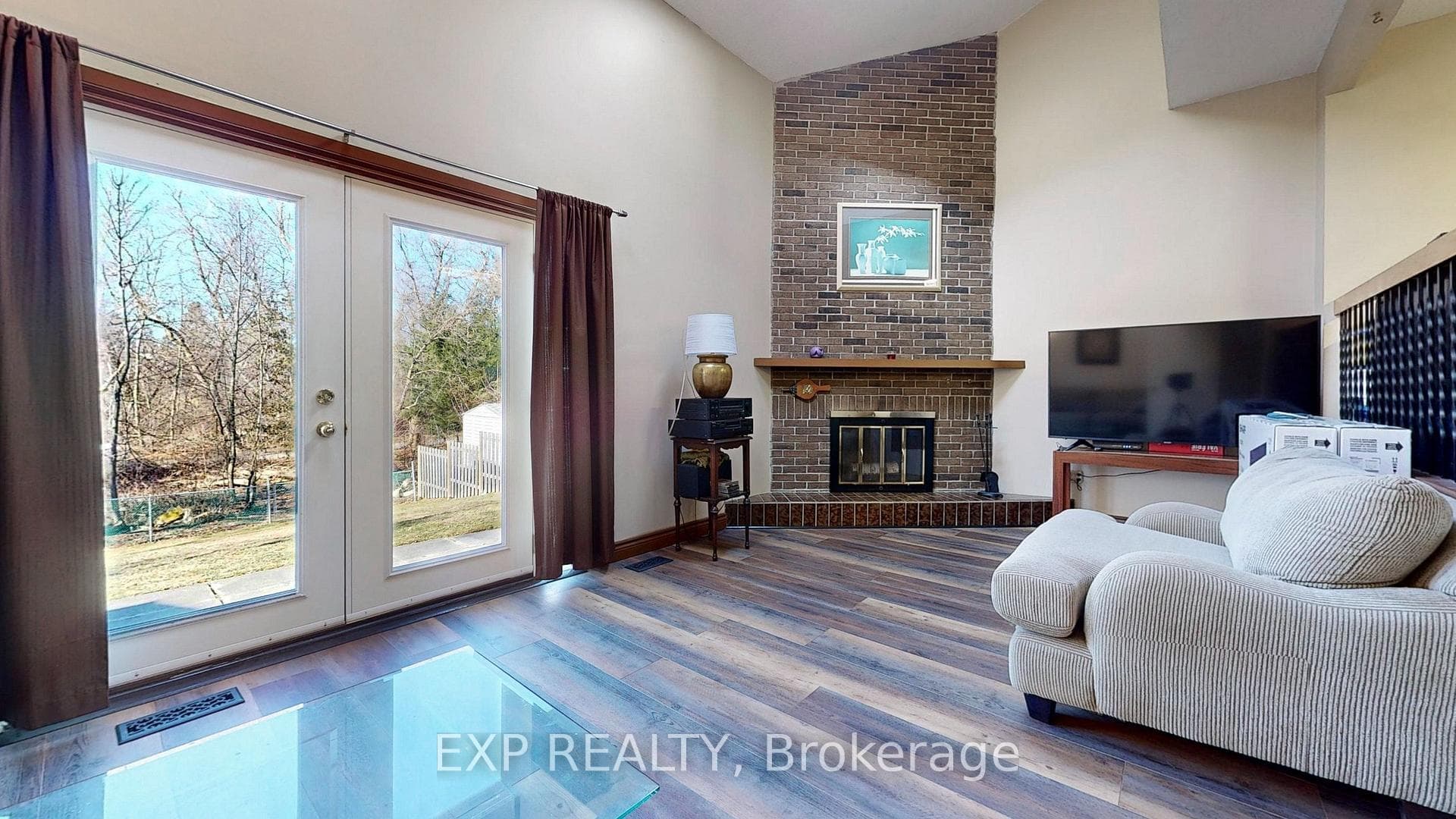 452 camelot Drive photo 8