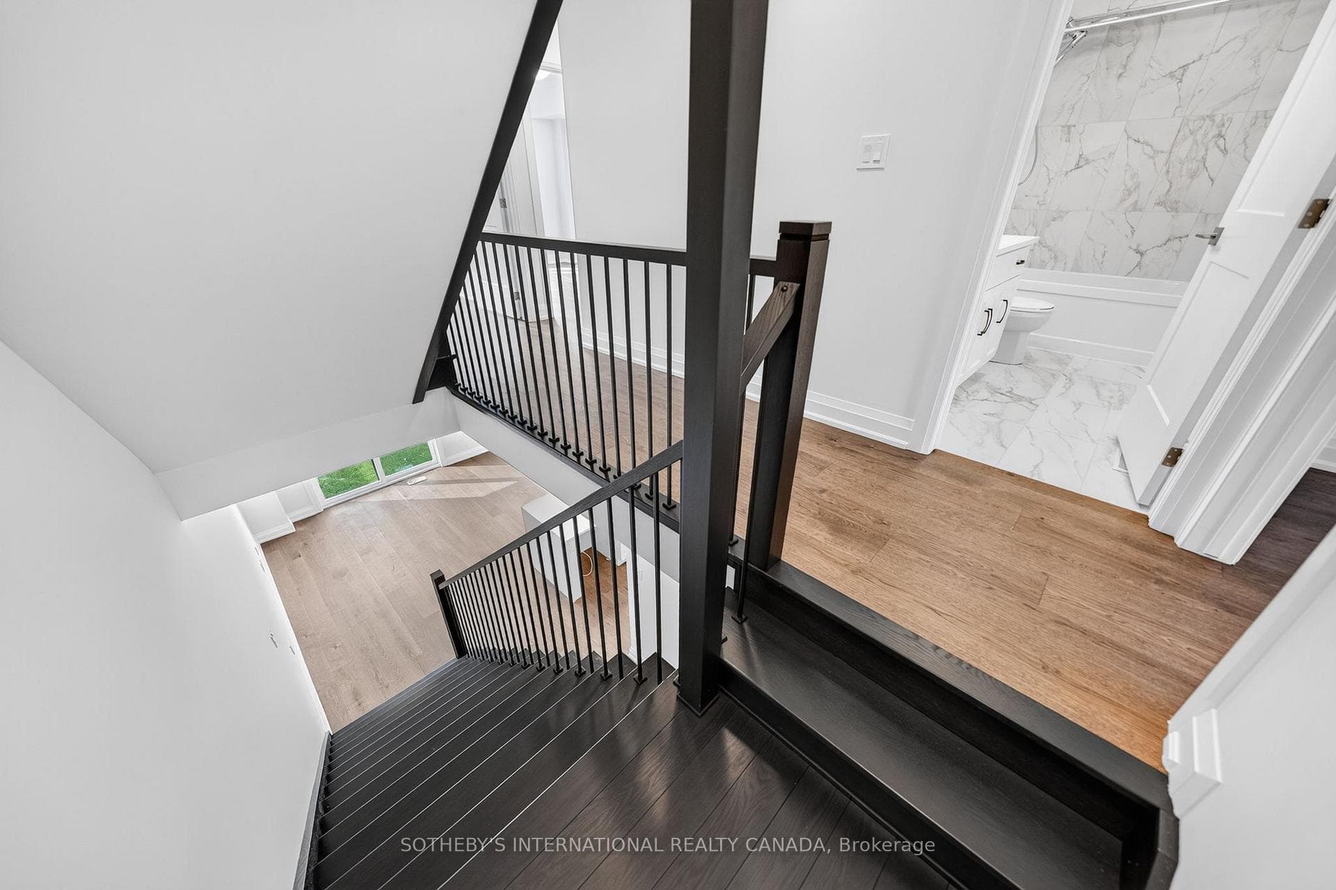 675 Victoria Road Unit 24 photo 11