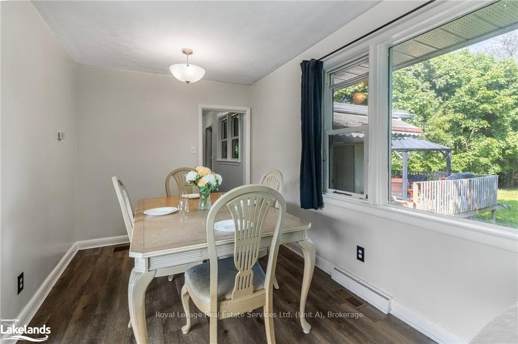 248 WELLINGTON Street photo 4