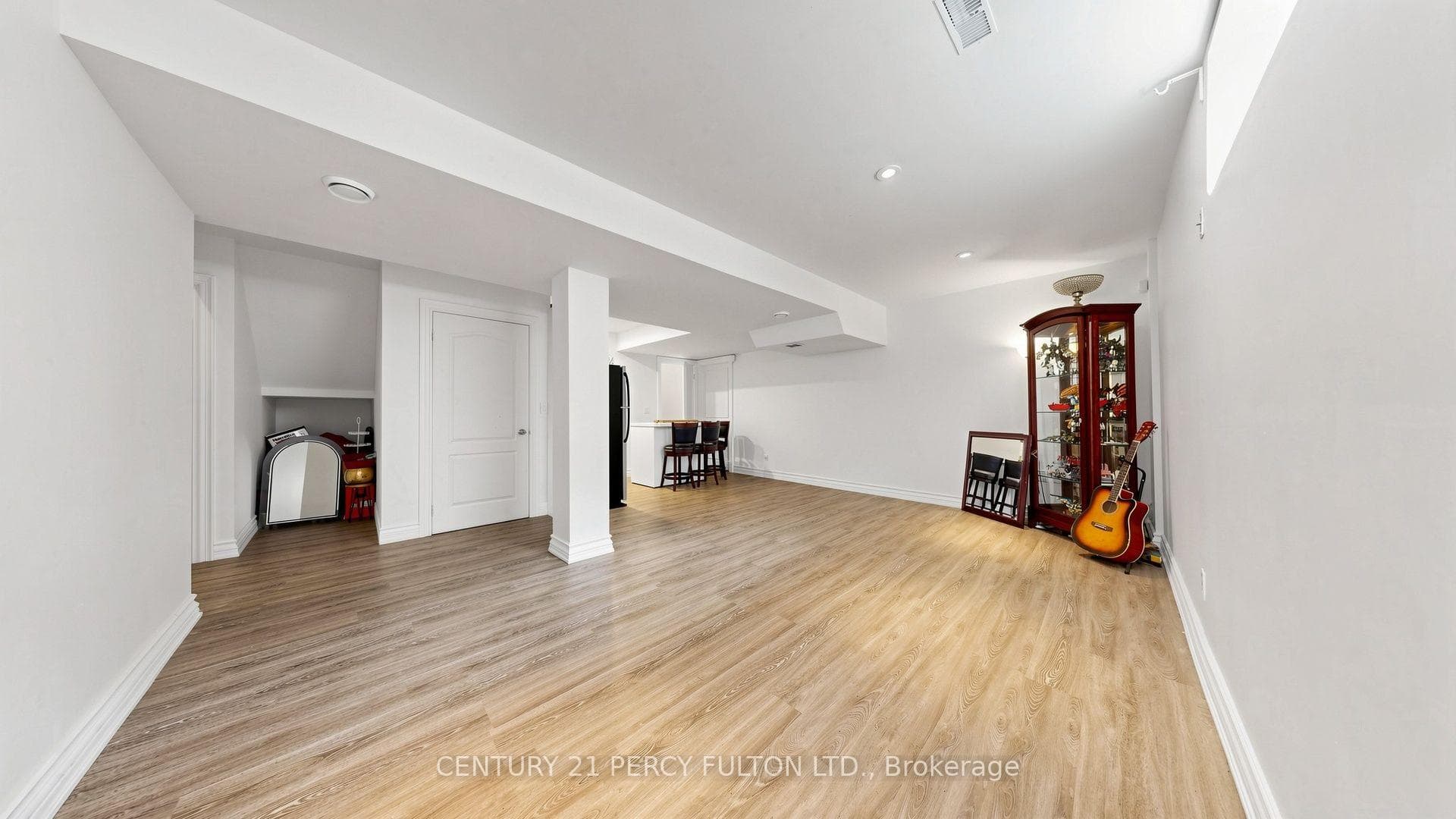 372B Hounslow Avenue photo 35