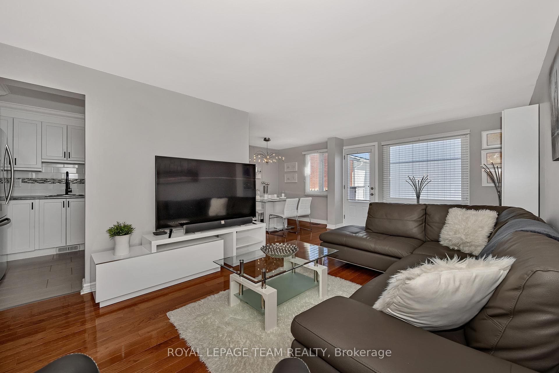 18 Benlea Drive Unit C photo 6