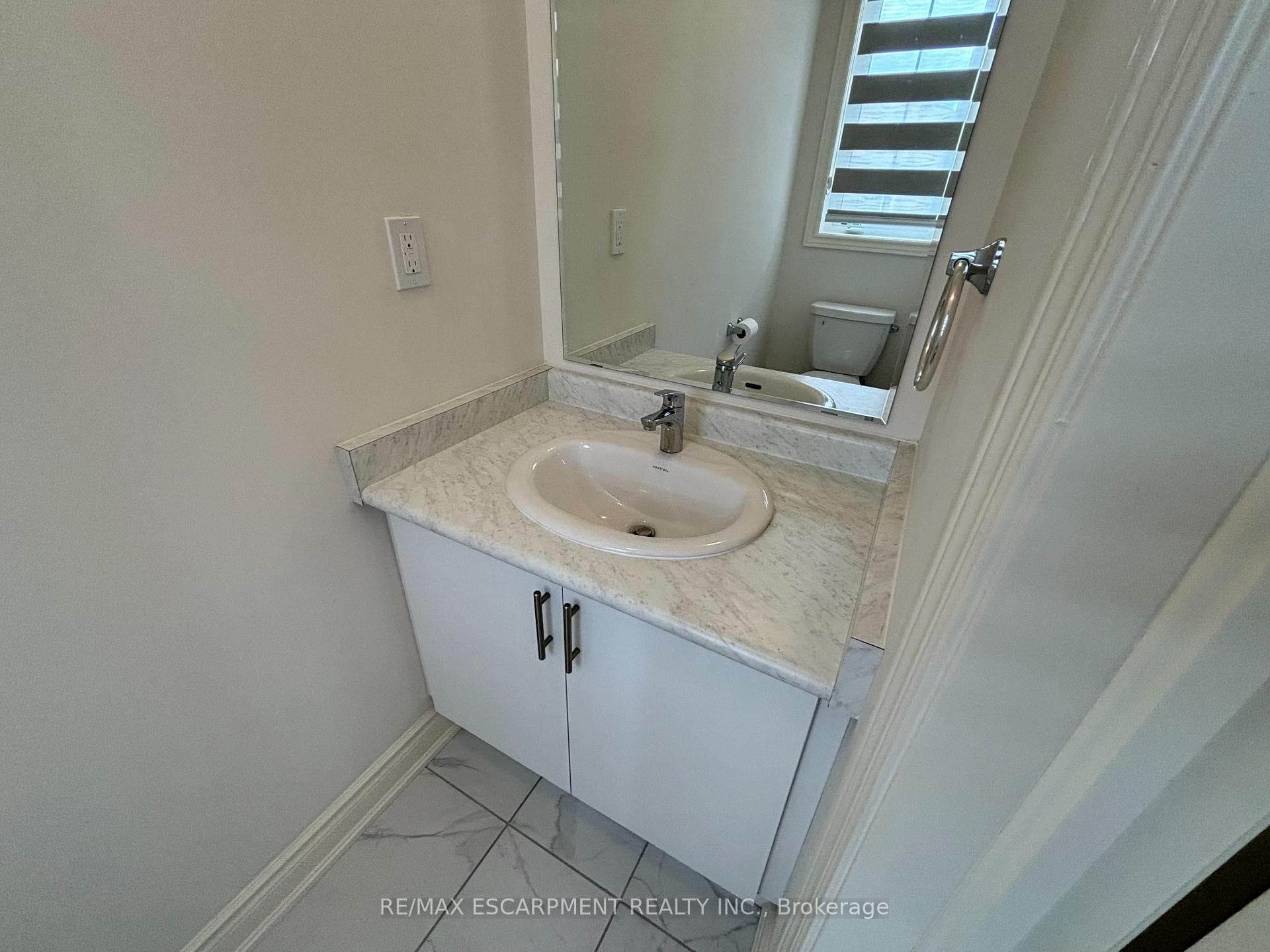 47 Bloomfield Crescent photo 4