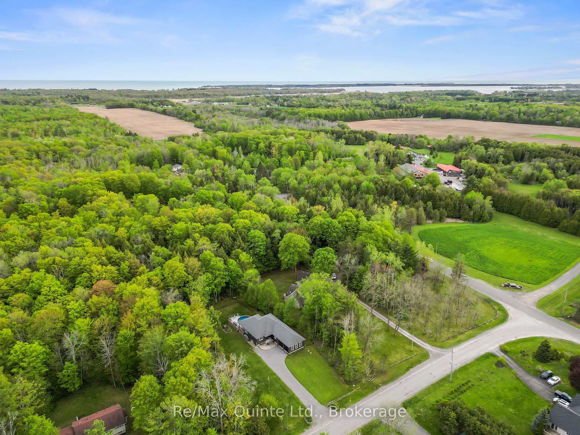 Peaceful rural setting just minutes from town