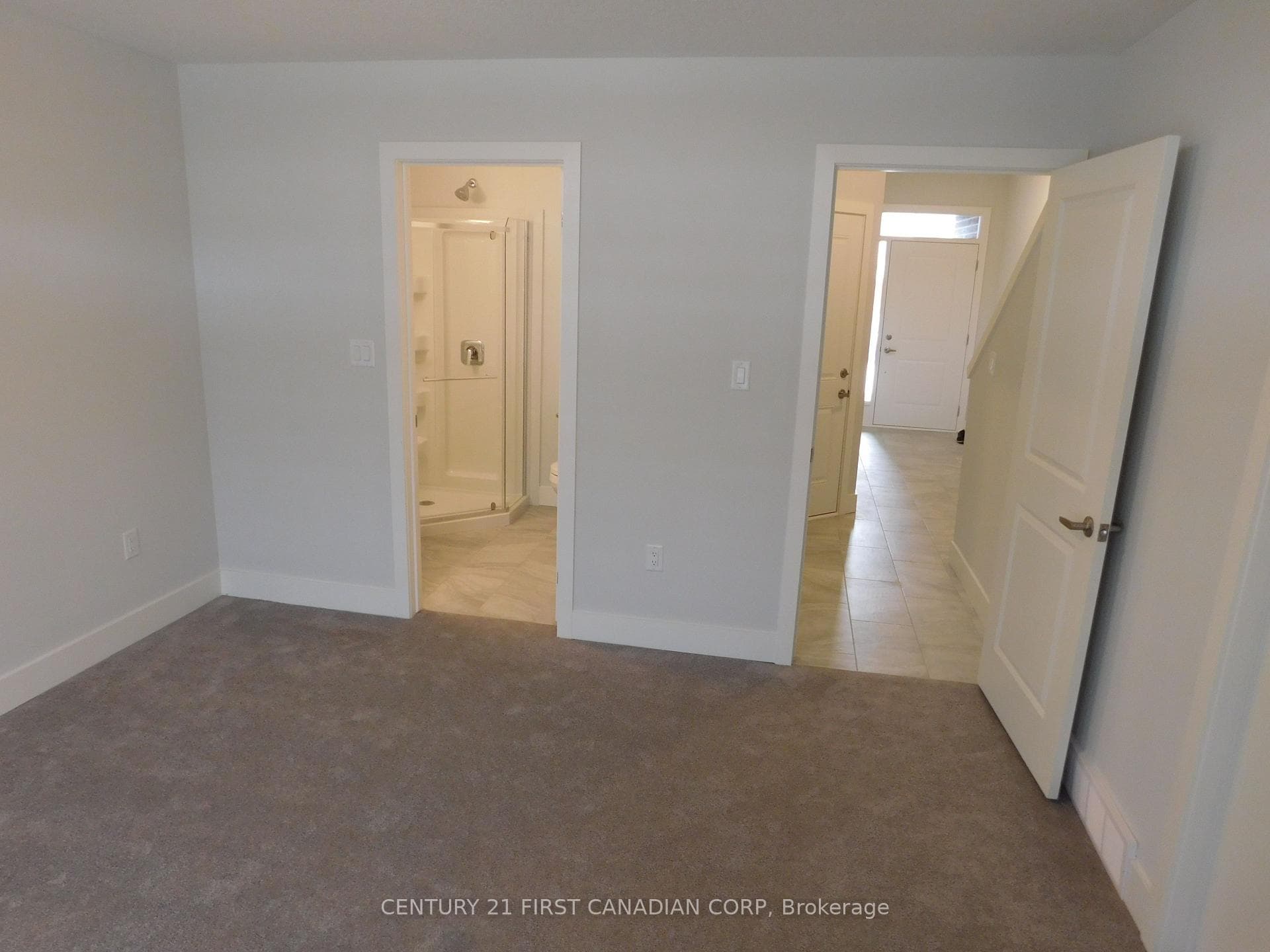 530 Gatestone Road Unit 16 photo 5