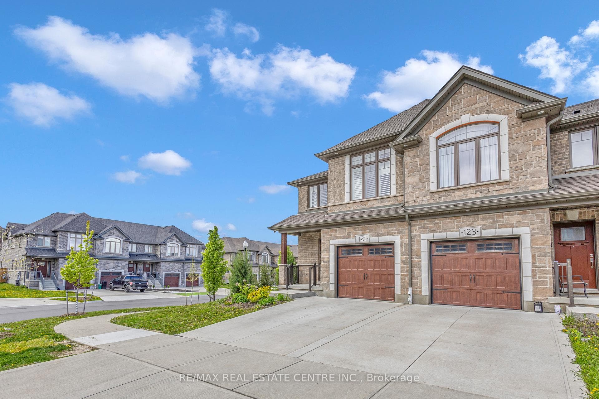 121 Hollybrook Trail photo 3