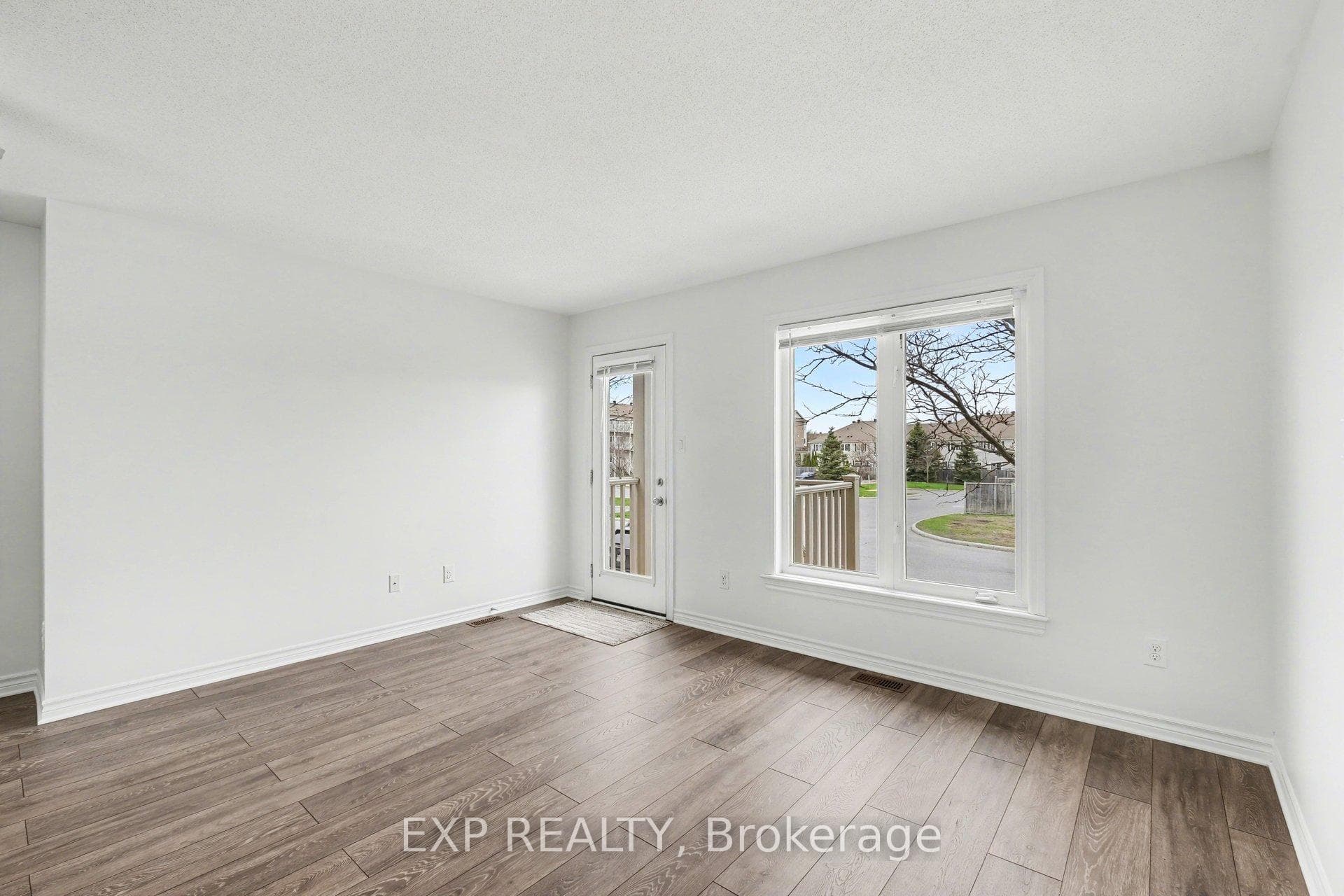 2563 Longfields Drive photo 10