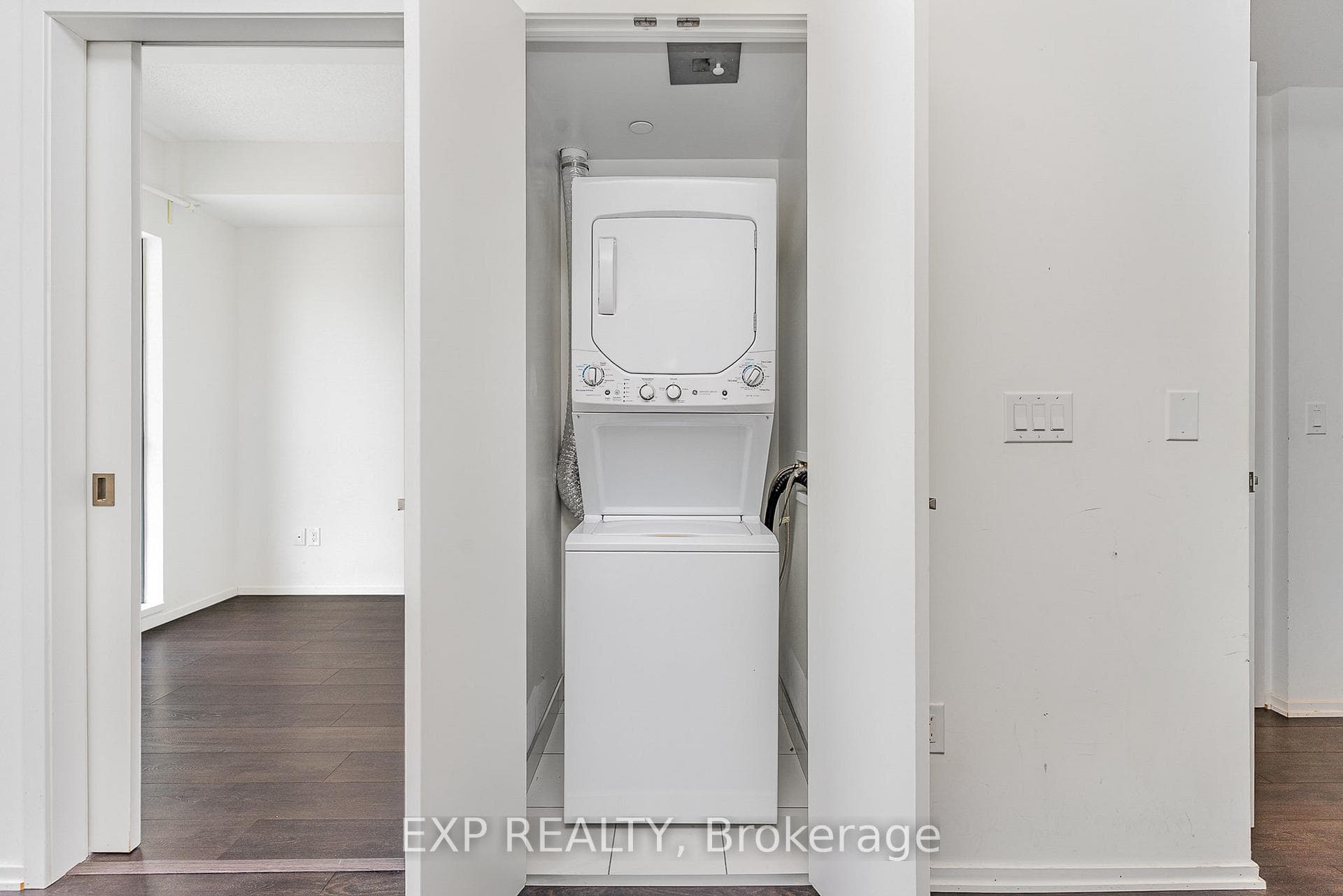 159 Dundas Street Unit 3307 photo 5