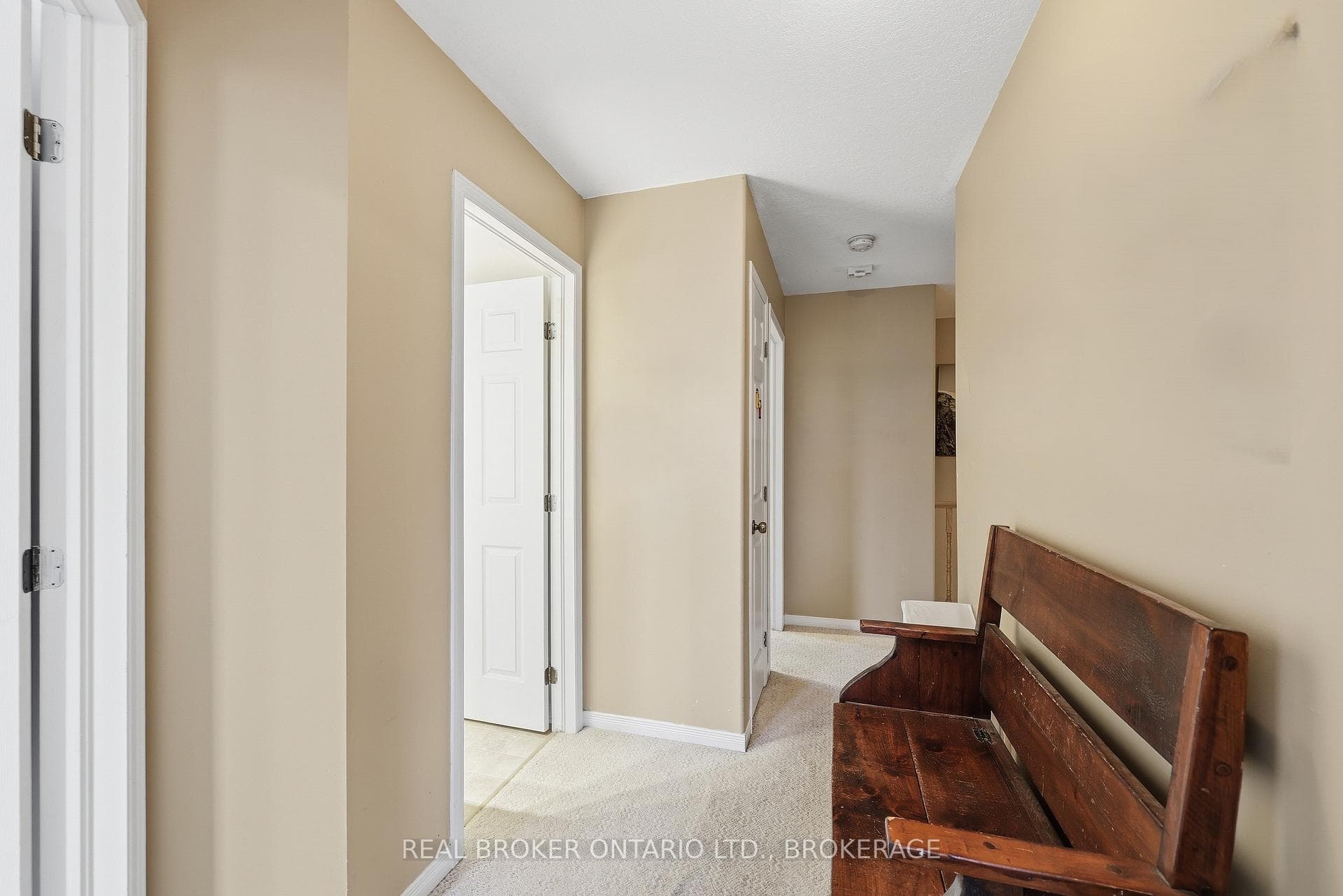 942 Bluffwood Avenue photo 29