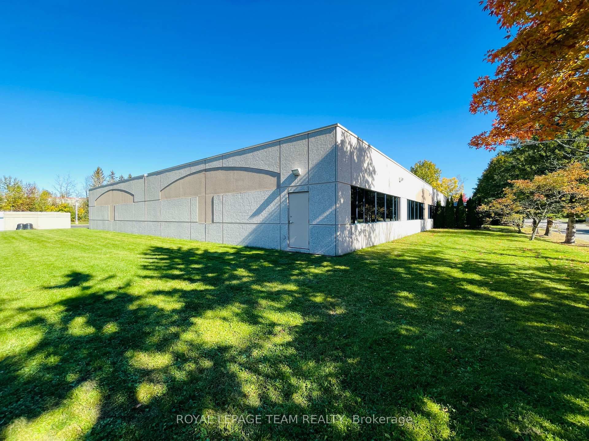 2490 Don Reid Drive photo 12