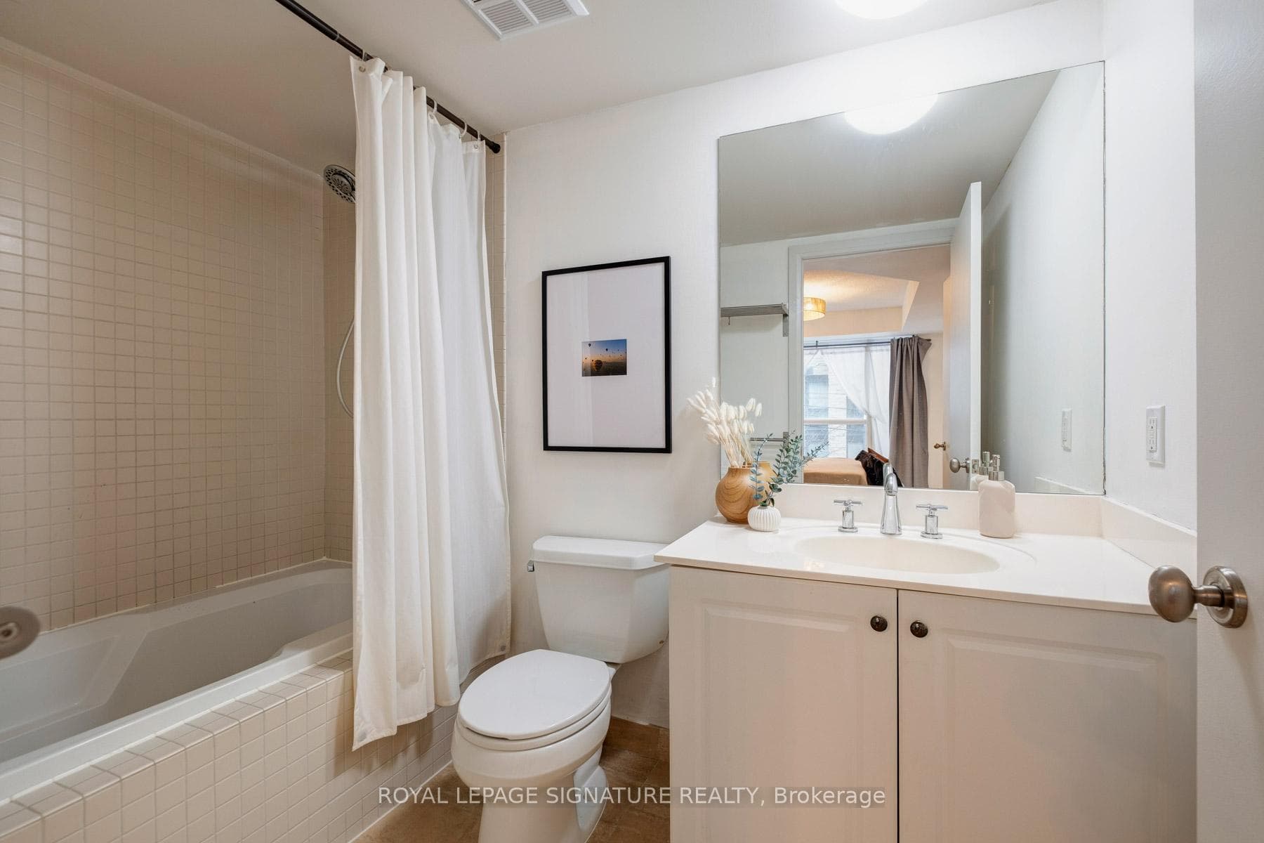 18 Beverley Street Unit 311 photo 21
