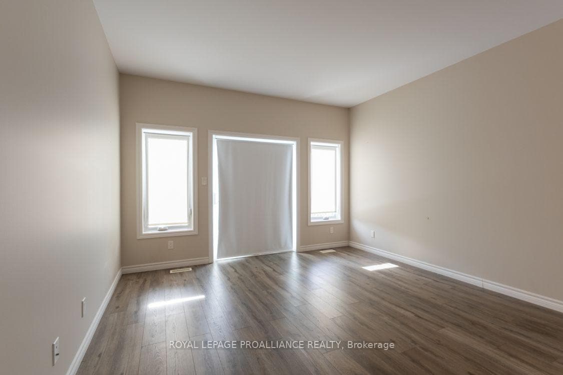 23 Redwood Drive photo 3