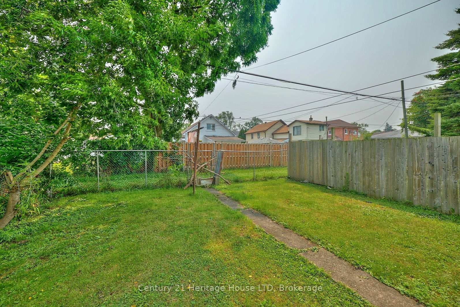 231 Dufferin Street photo 16